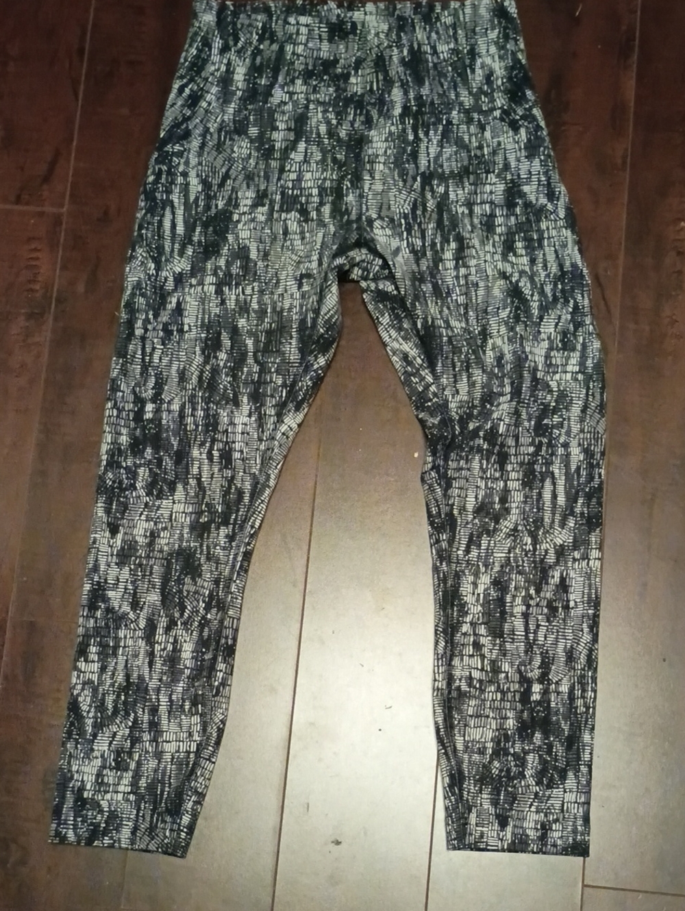 lululemon athletica Black & Gray Patterned Leggins